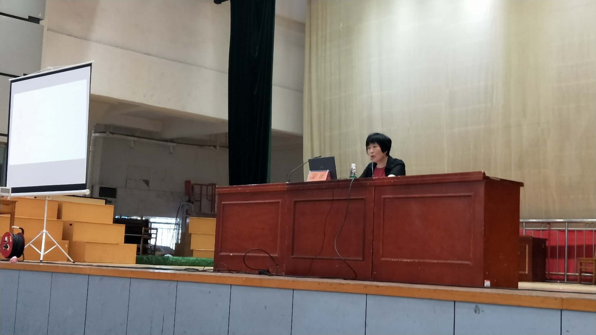 語文分會場，主講專家：南昌二中吳歆老師